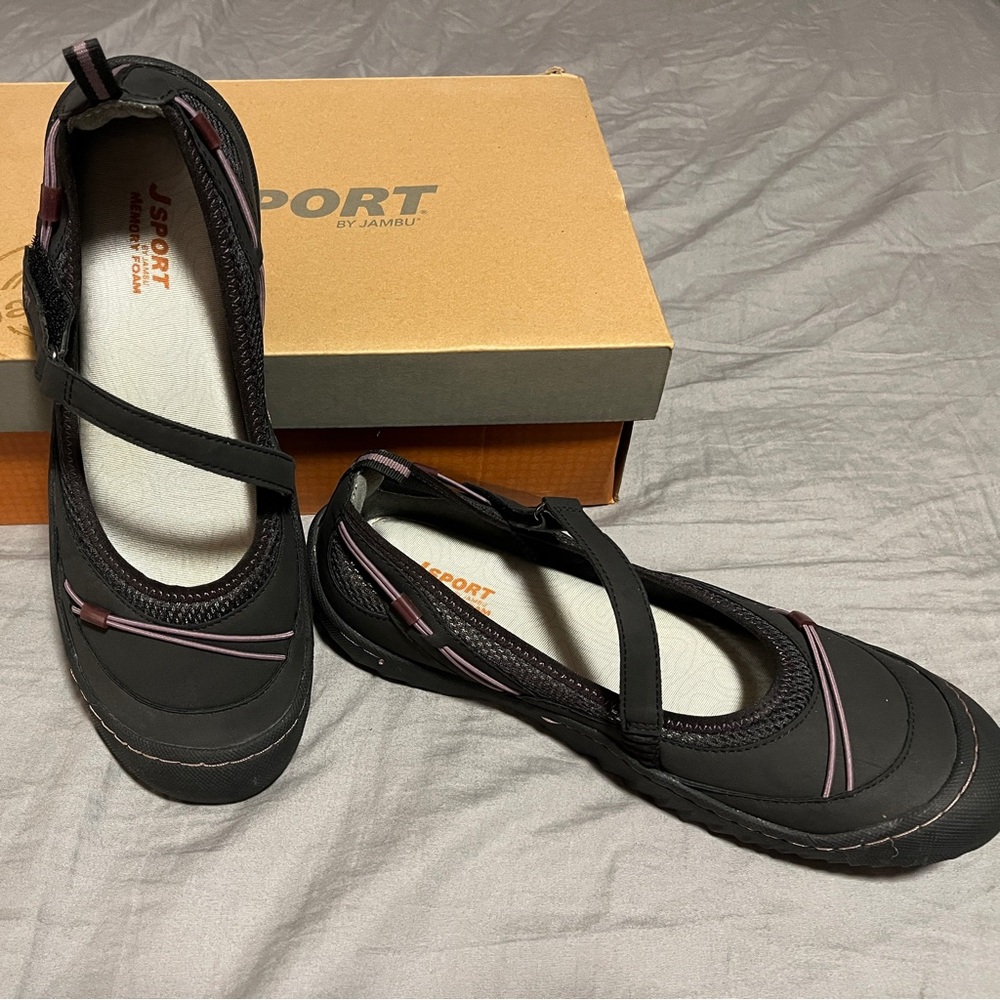 JSport by Jambu Norwich is a Mary Jane style shoe with a memory foam feature